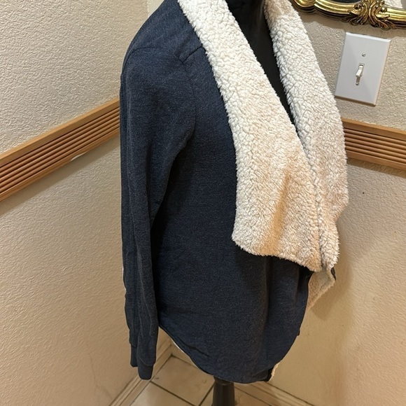 Abercrombie & Fitch XS/S Navy Blue & Cream Open Shawl cardigan - Picture 2 of 4